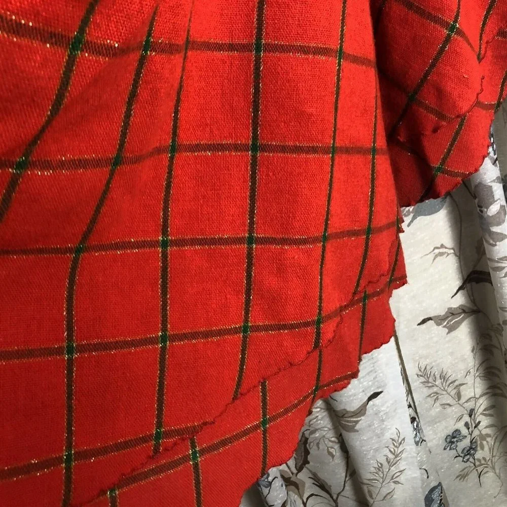 CHRISTMAS HOLIDAY TABLECLOTH LEACOCK RED GREEN PLAID GILT OVAL